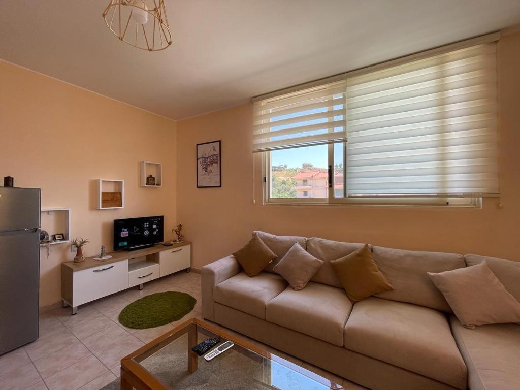 Lisus Apartment Vlorë Buitenkant foto