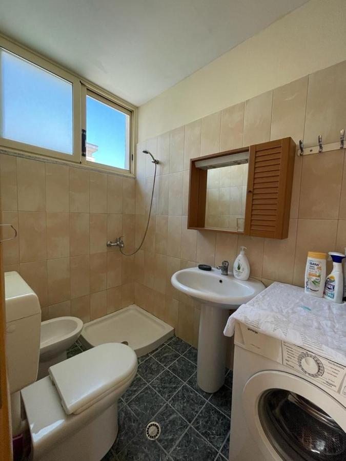 Lisus Apartment Vlorë Buitenkant foto